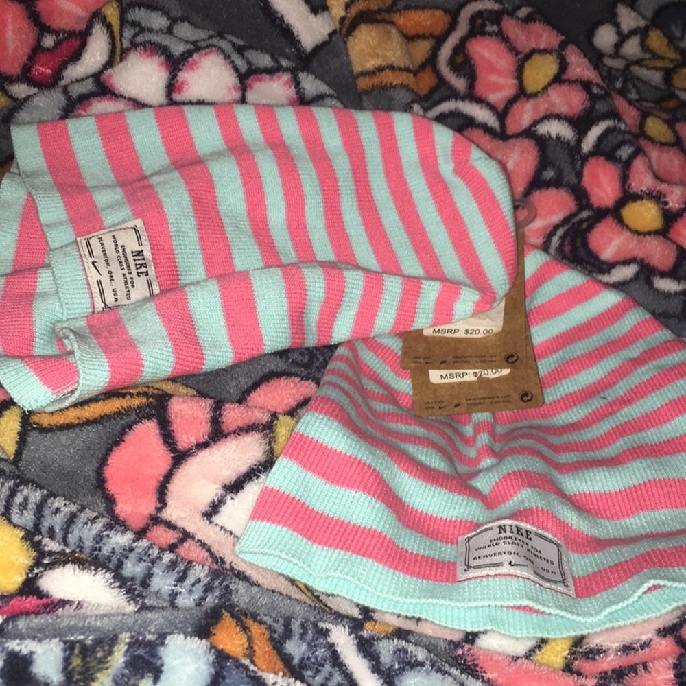 Nike Youth Beanie Lot